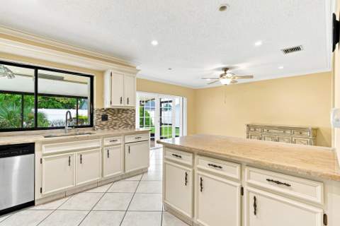 5088 Chelan Way, Lake Worth FL - photo 11 of 28