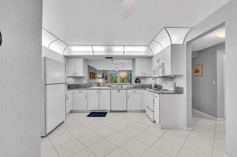 9632 Sills Drive #102, Boynton Beach FL - photo 9 of 62
