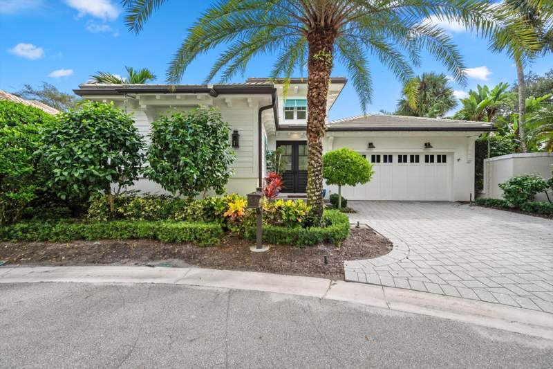 4 bedroom Single Family Residence at 104 Lanitee Circle, Maplewood Ph 1, Jupiter — photo 2