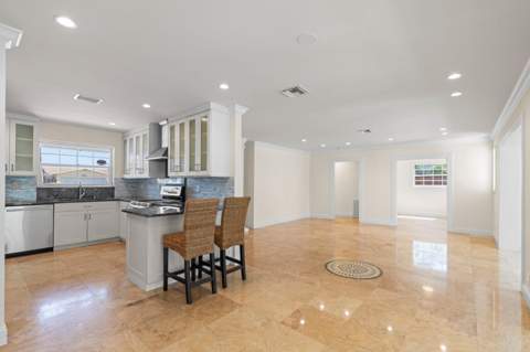 930 SE 10th Court, Pompano Beach FL - photo 10 of 47