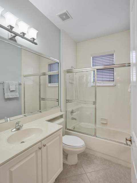 7907 Lando Avenue, Boynton Beach FL - photo 12 of 102