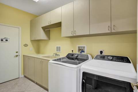 7907 Lando Avenue, Boynton Beach FL - photo 15 of 102
