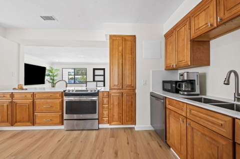 413 NE 25th Avenue, Pompano Beach FL - photo 17 of 28