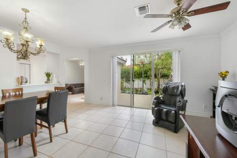 831 NW 130th Avenue, Pembroke Pines FL - photo 6 of 19