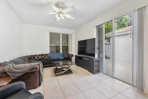 831 NW 130th Avenue, Pembroke Pines FL - photo 7 of 19