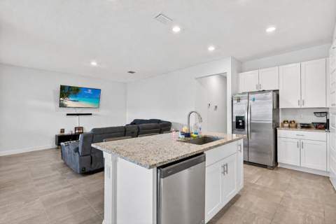 11264 Barnstead Way, Port St. Lucie FL - photo 11 of 28