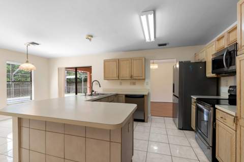 2652 Yarmouth Drive, Wellington FL - photo 8 of 30
