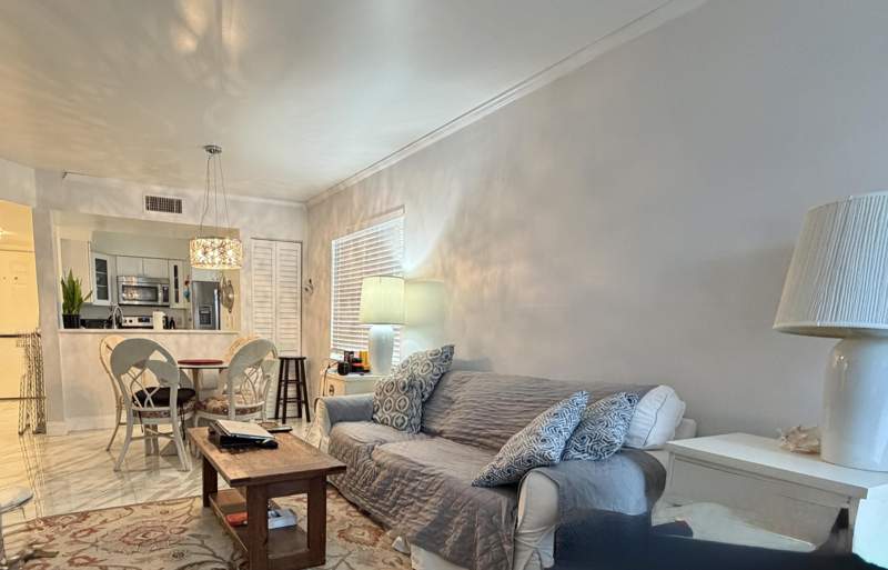 2 bedroom Condominium at 1105 Lake Shore Drive #104, Bay Reach Condo, Lake Park — photo 5