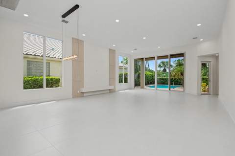 16053 Villa Vizcaya Place, Delray Beach FL - photo 6 of 45