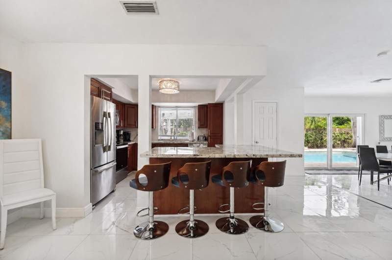 4 bedroom Single Family Residence at 1243 Garfield Street, Country Club Homes, Hollywood — photo 5