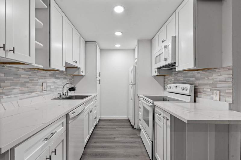 1 bedroom Condominium at 1038 Cambridge B, Century Village, Deerfield Beach — photo 4