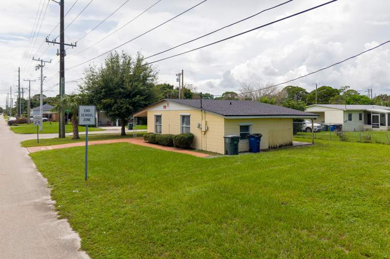 3 bedroom Single Family Residence at 2102 Avenue P, Southern Pines, Fort Pierce — photo 4