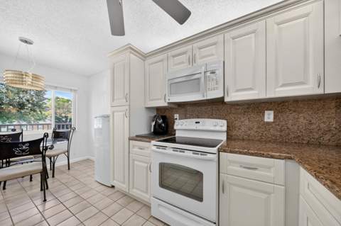 7348 N Devon Drive #203, Tamarac FL - photo 7 of 41