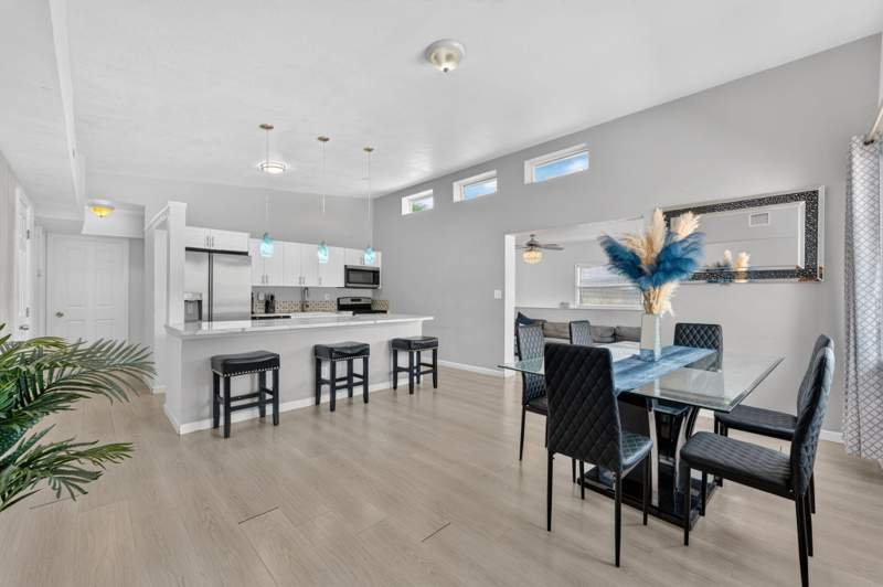 4 bedroom Single Family Residence at 910 NW 17th Avenue, Lincoln Park Fifth Add, Fort Lauderdale — photo 2