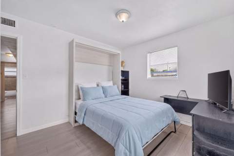 910 NW 17th Avenue, Fort Lauderdale FL - photo 9 of 26