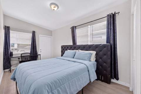 910 NW 17th Avenue, Fort Lauderdale FL - photo 16 of 26