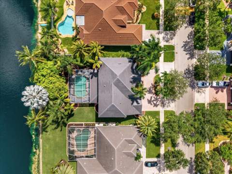 16363 Segovia Circle, Pembroke Pines FL - photo 7 of 65