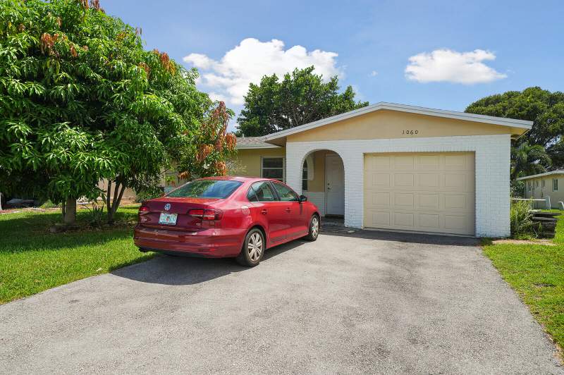 2 bedroom Single Family Residence at 1060 NW 49th Court, Crystal Lake 4th Sec, Deerfield Beach — photo 2