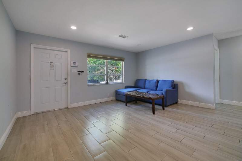 2 bedroom Single Family Residence at 1060 NW 49th Court, Crystal Lake 4th Sec, Deerfield Beach — photo 4