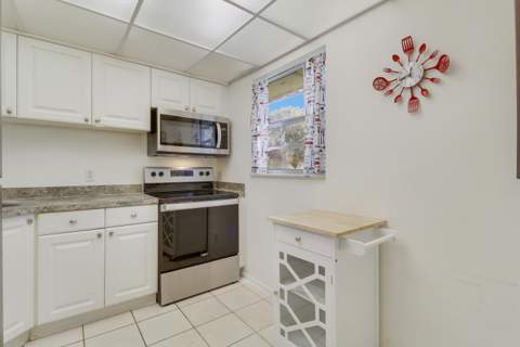 12008 Poinciana Boulevard #108, Royal Palm Beach FL - photo 6 of 35