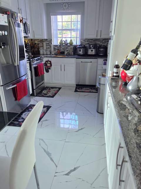 6521 Harding Street, Hollywood FL - photo 6 of 24