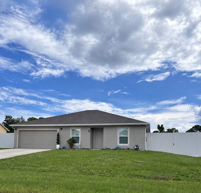3 bedroom Single Family Residence at 2373 SW Barber Lane, Port St Lucie Section 18, Port St. Lucie — photo 2