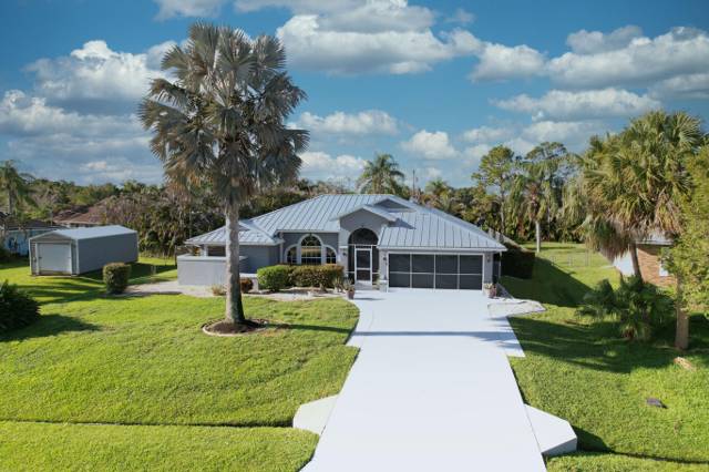 549 SE CLIFF Road