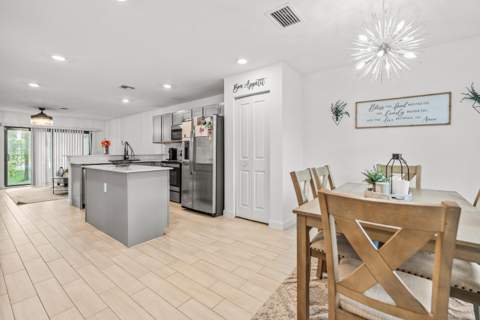 5031 Genove Place, Riviera Beach FL - photo 14 of 38