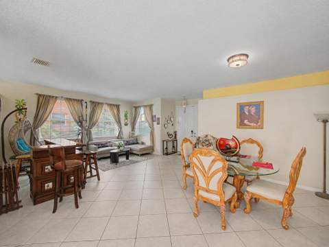 2745 Misty Oaks Circle, Royal Palm Beach FL - photo 6 of 34