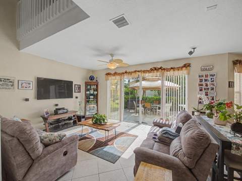 2745 Misty Oaks Circle, Royal Palm Beach FL - photo 8 of 34