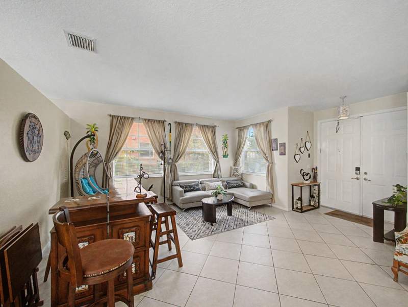 3 bedroom Single Family Residence at 2745 Misty Oaks Circle, Madison Green 1 Pars F And J, Royal Palm Beach — photo 5