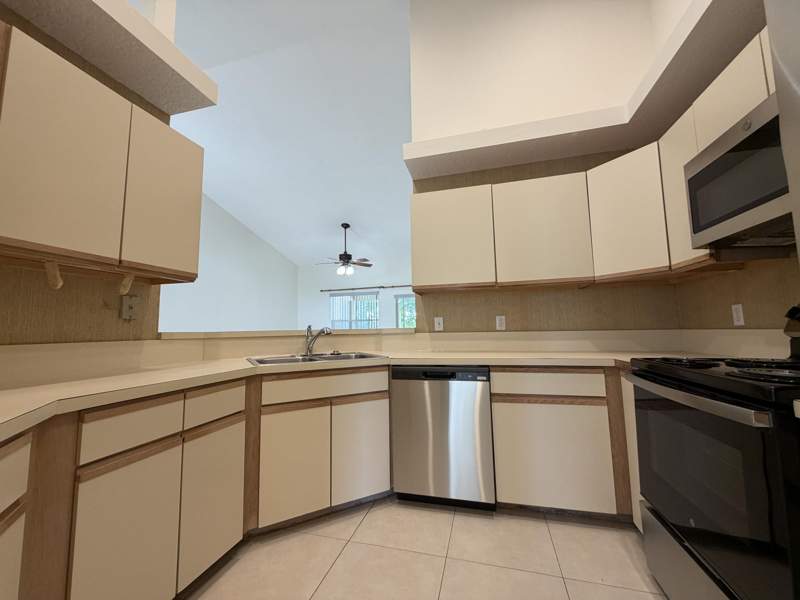 2 bedroom Condominium at 302 Muirfield Court, Muirfield Condo, Jupiter — photo 4