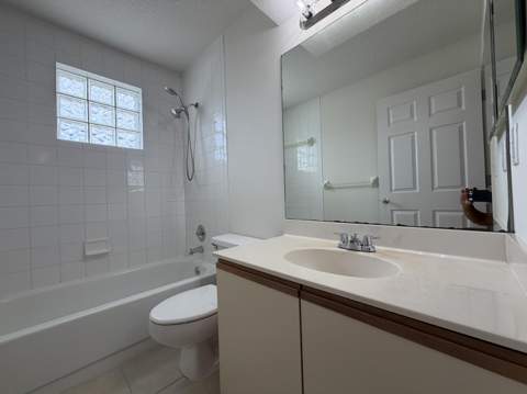 302 Muirfield Court, Jupiter FL - photo 8 of 14