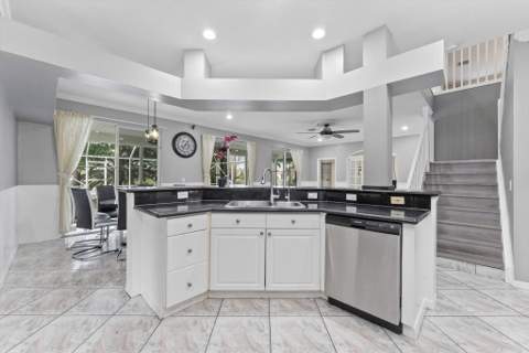 16363 Segovia Circle, Pembroke Pines FL - photo 14 of 65