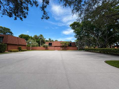 1535 Masters Circle #148, Delray Beach FL - photo 18 of 37