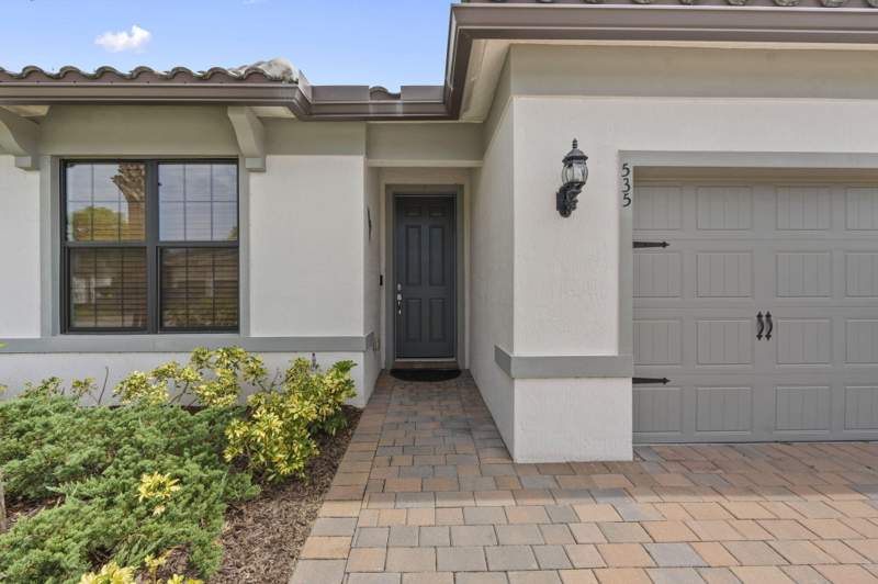 4 bedroom Single Family Residence at 535 SE Villandry Way, Veranda Gardens East Phase 4, Port St. Lucie — photo 4