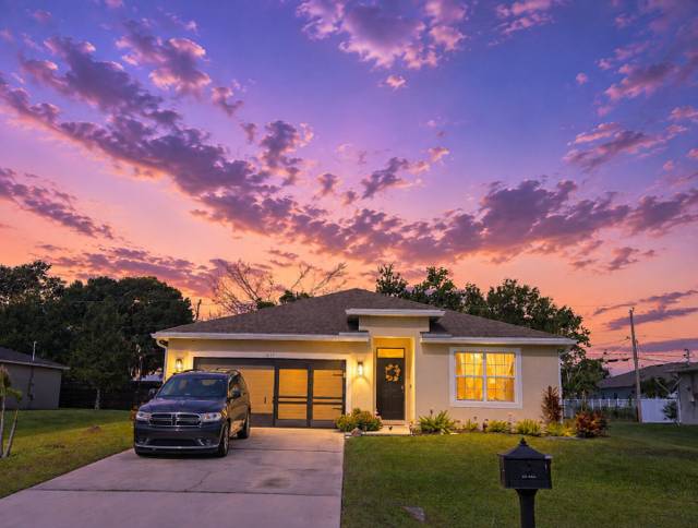 1017 SW Longfellow Road