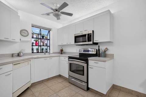 5135 Floria Drive #G, Boynton Beach FL - photo 13 of 53