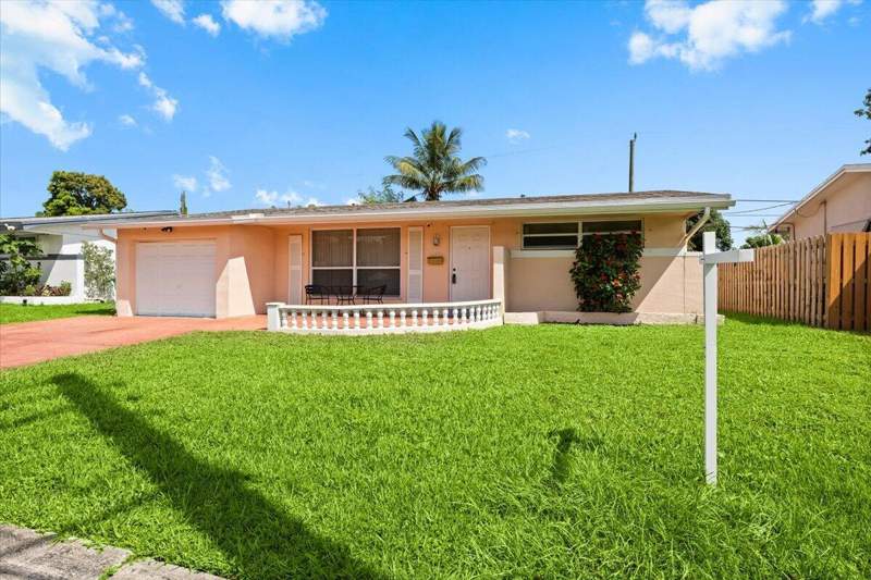 3 bedroom Single Family Residence at 8407 NW 25th Court, Sunrise Golf Village Sec 20, Sunrise — photo 2