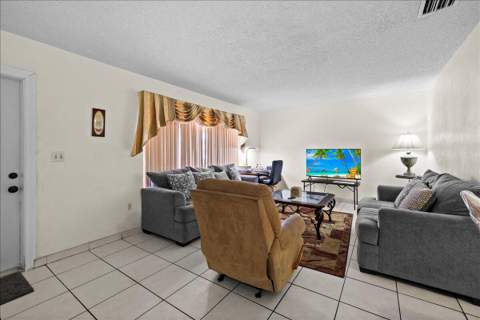 8407 NW 25th Court, Sunrise FL - photo 6 of 30