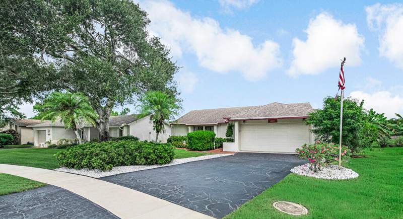 2 bedroom Single Family Residence at 10301 Greenbriar Court, Riviera, Boca Raton — photo 3