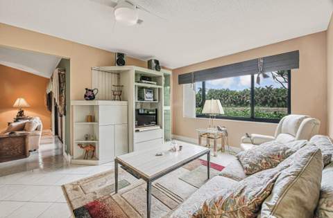 10301 Greenbriar Court, Boca Raton FL - photo 15 of 49