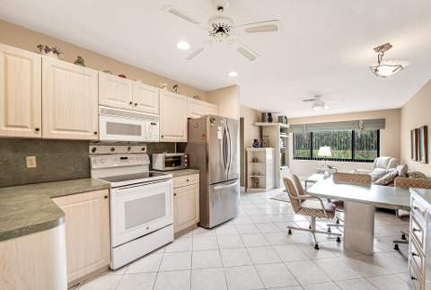 10301 Greenbriar Court, Boca Raton FL - photo 21 of 49