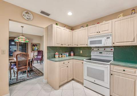 10301 Greenbriar Court, Boca Raton FL - photo 24 of 49
