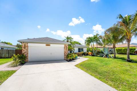 140 Arrowhead Circle, Jupiter FL - photo 21 of 29