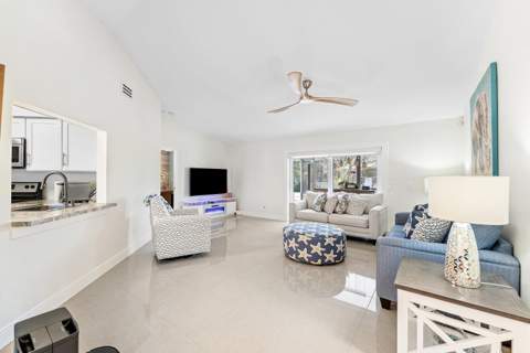 140 Arrowhead Circle, Jupiter FL - photo 9 of 29