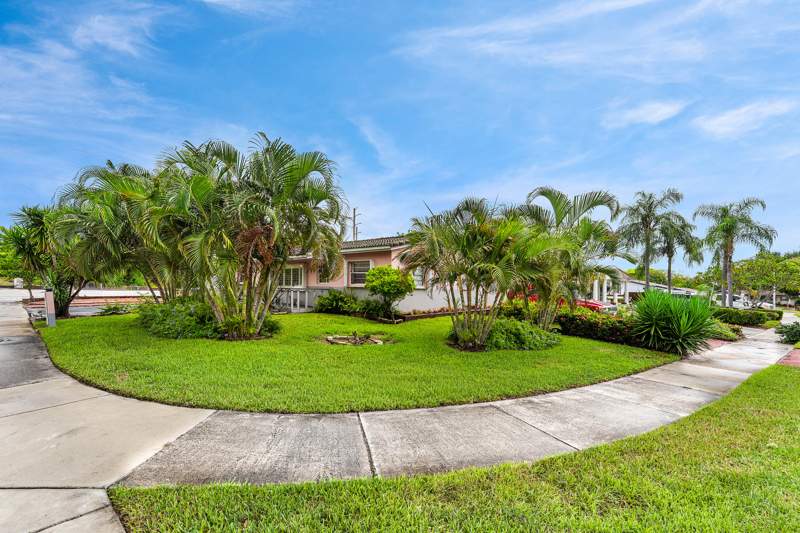4 bedroom Single Family Residence at 1010 SW 6th Avenue, Commonwealth Park Sec 1, Deerfield Beach — photo 5
