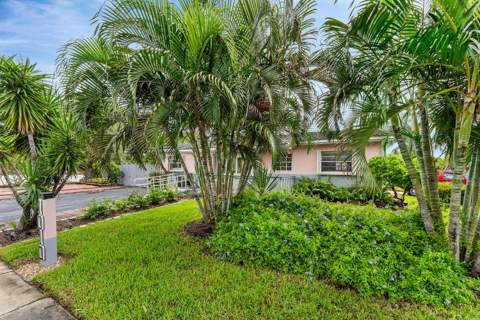 1010 SW 6th Avenue, Deerfield Beach FL - photo 6 of 32