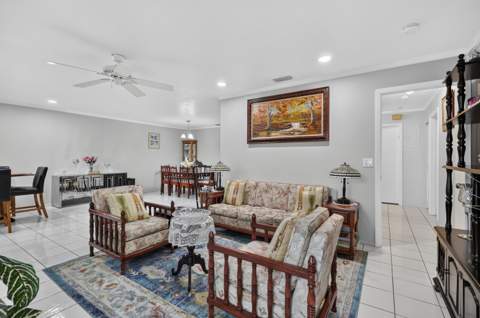 140 Karanda Court, Royal Palm Beach FL - photo 11 of 34