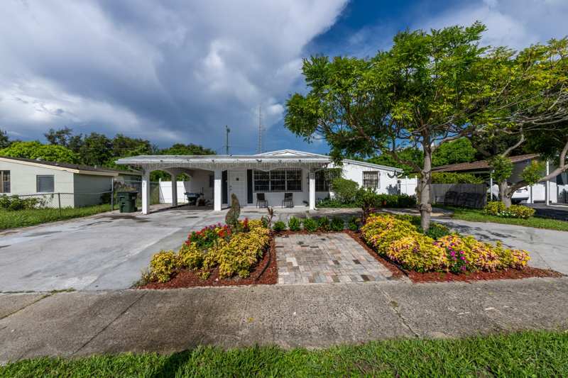 4 bedroom Single Family Residence at 406 SW 15th Terrace, Carver Park, Delray Beach — photo 1